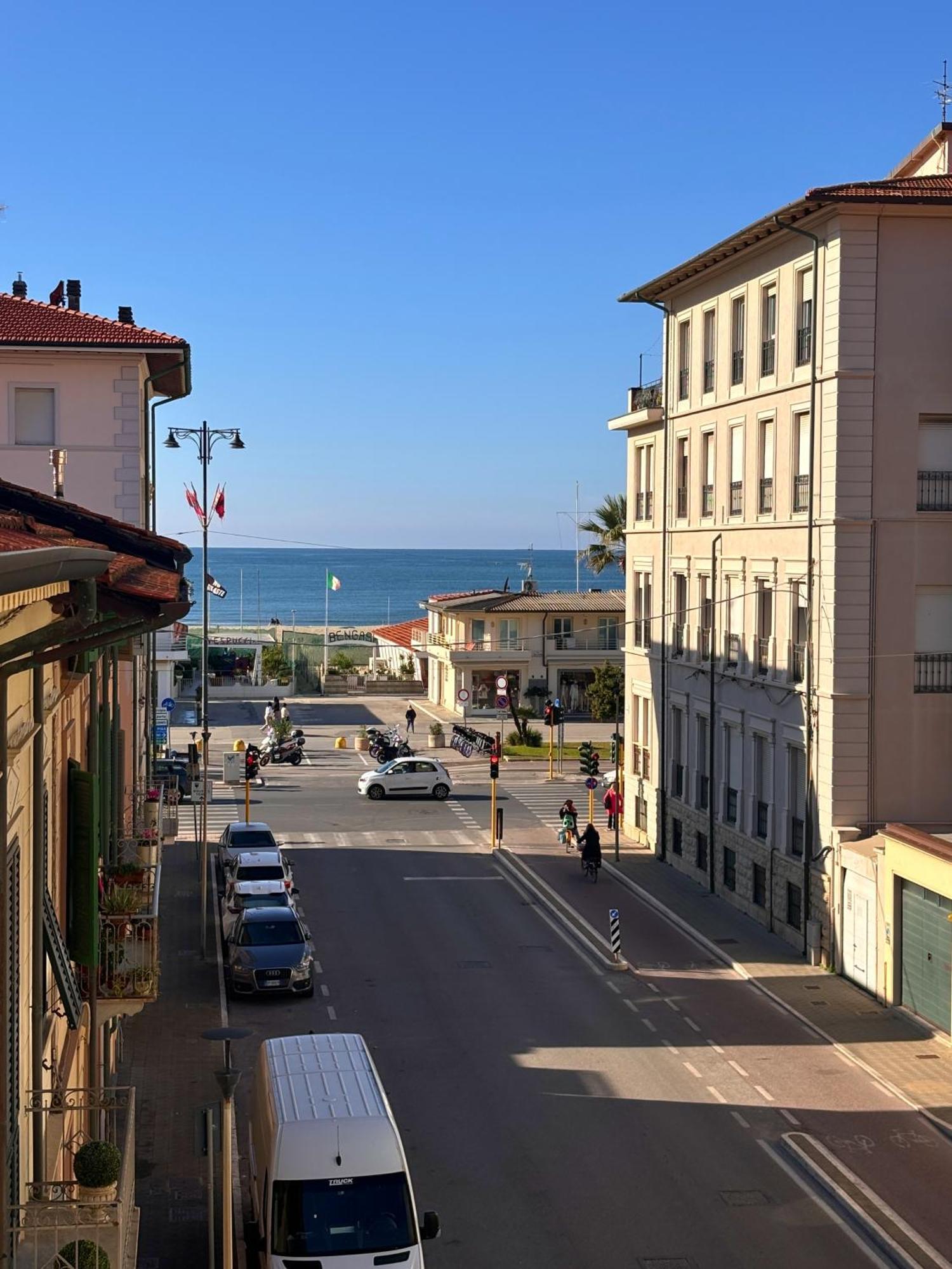 A Casa Di Mario E Nene Bed & Breakfast Viareggio Exterior photo